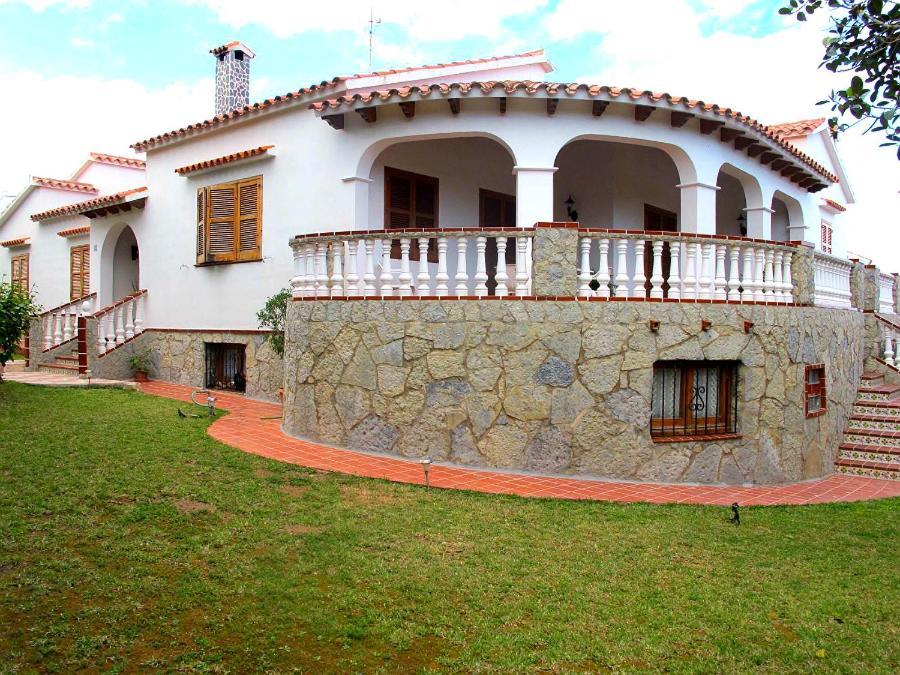 Santa Ana Villa Es Castell  Exterior photo